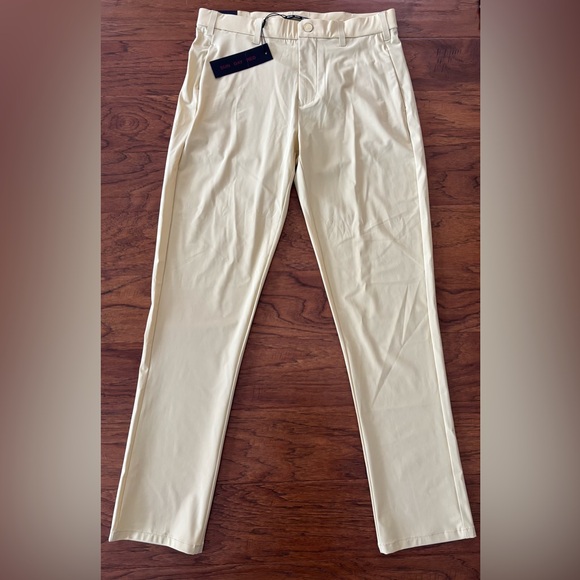 Tiger Woods Collection Other - New Sun Day Red by Tiger Woods Men’s Golf Pants